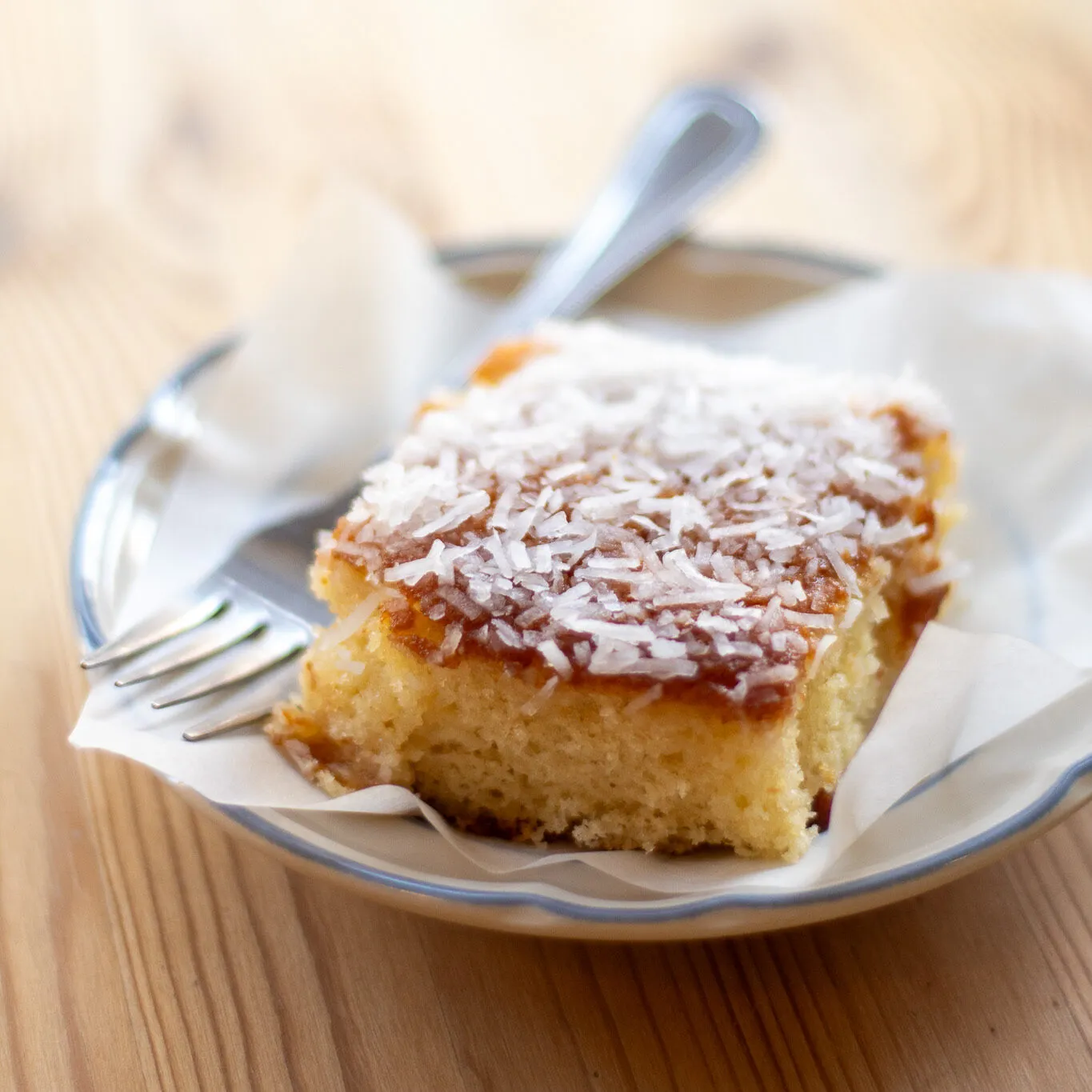 Embriagado — coconut cake